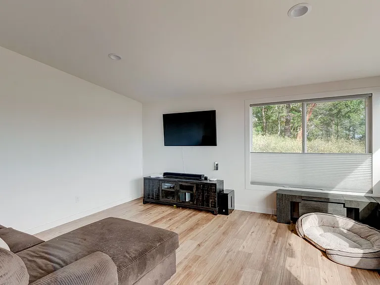 1286 Rainier Ln — Photo 10