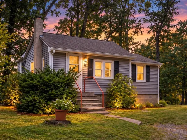 21 Faulkner Rd, North Grafton, MA 01536