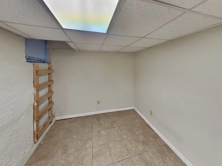 1712 Summit St #D — Photo 3