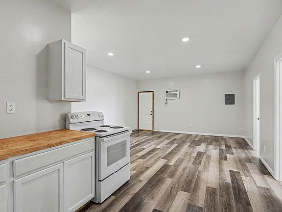 5th image of 5454 N River Rd