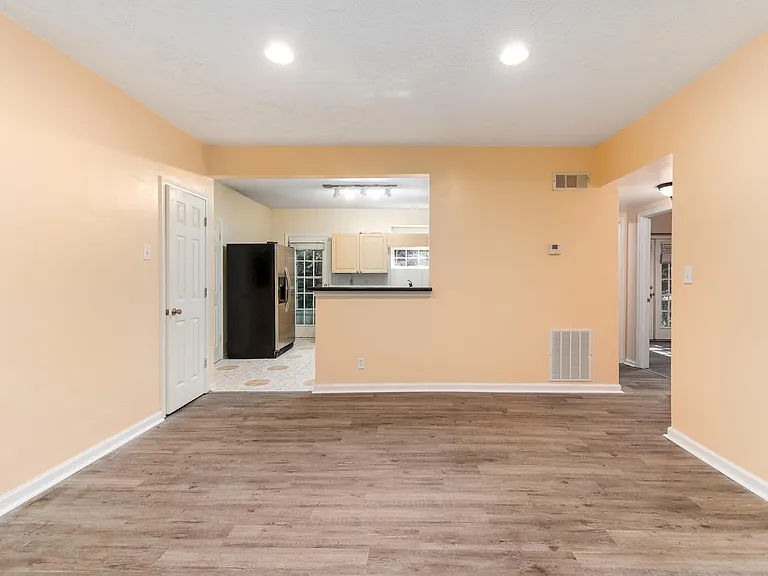 3665 Chestnut Dr #D2 — Photo 11