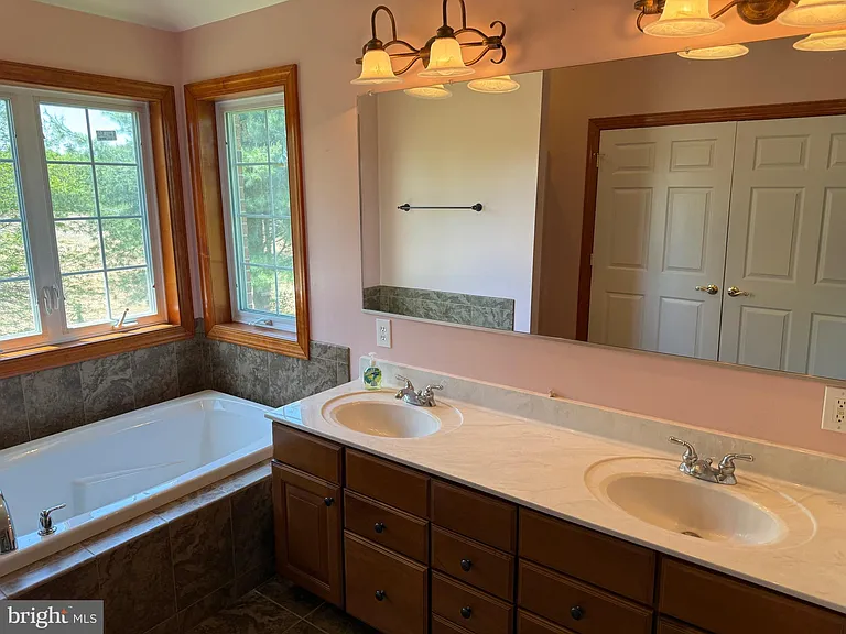 39 N Friendship Ct — Photo 27
