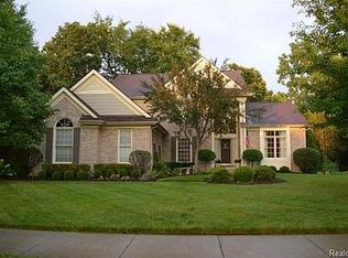 1617 Glengarry Woods Ct, Canton, MI 48188
