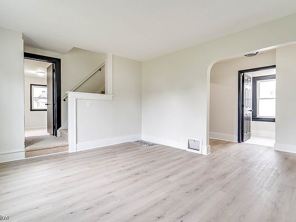 3rd image of 1593 Campbell St