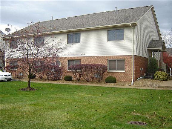 3rd image of 9822 Parkway Dr