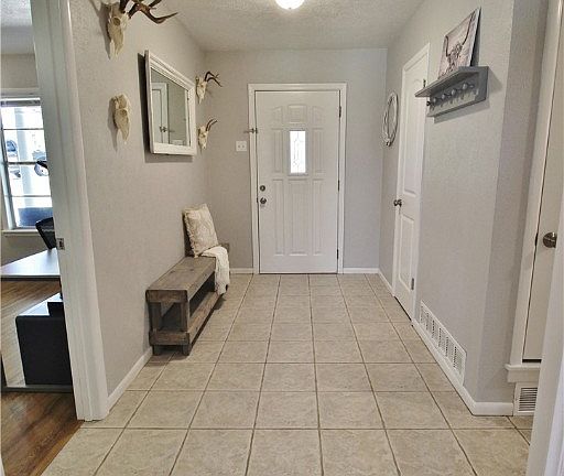 3rd image of 1309 Live Oak Dr