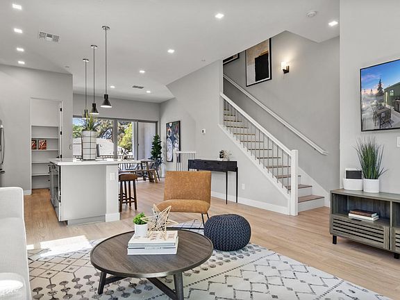 3rd image of 3167 Eastsac Walk