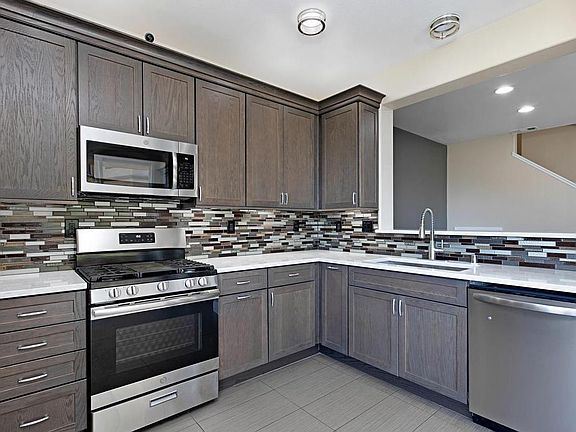 4th image of 6313 Avenida De Las Vistas Unit 2-1-1