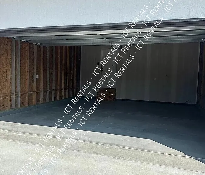 1120 N Broadview Ln #1 — Photo 32