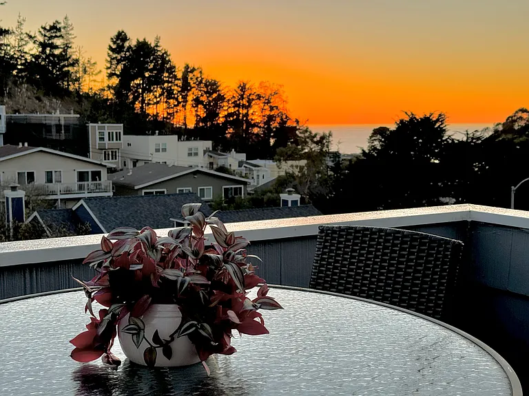 End the day relaxing on top balcony to enjoy the Pacifica sunsets
