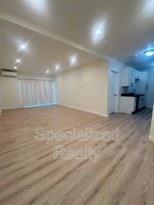 1 bed, 1.0 bath, $2,350 — Photo 4