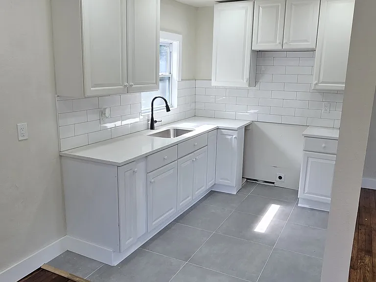 2045 Buckman St — Photo 13