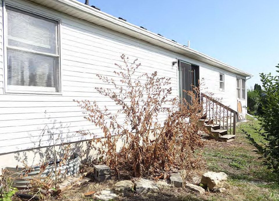 2nd image of 3777 E 2702nd Rd