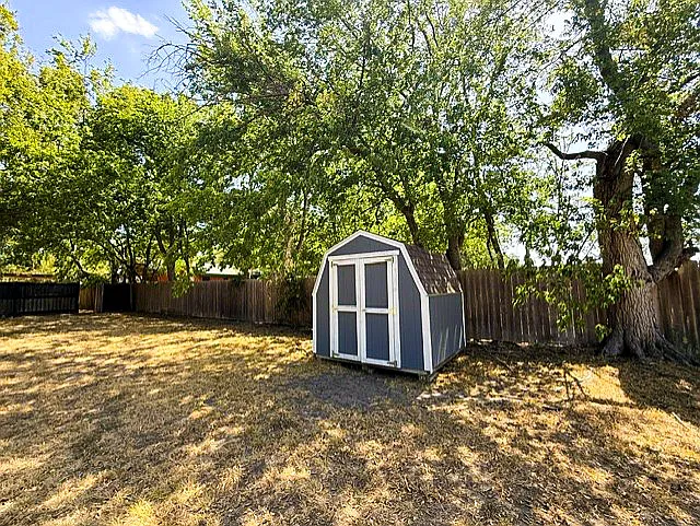 315 W Market St — Photo 25