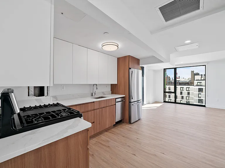 2516 37th Ave #4D — Photo 7