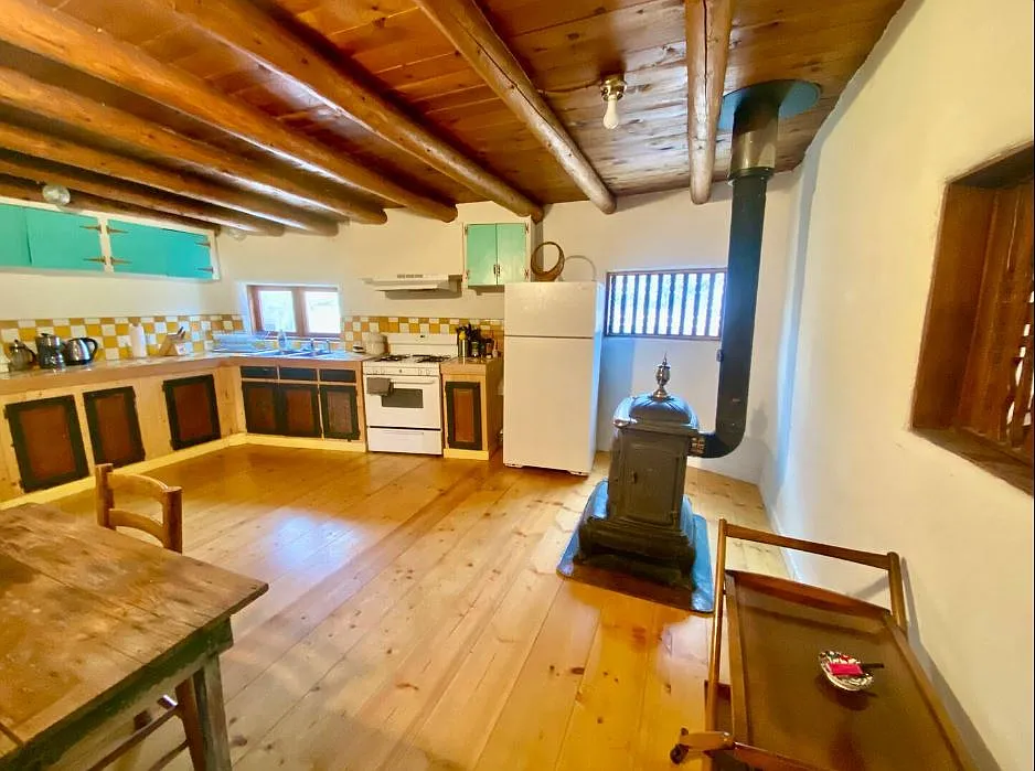 2 bed, $1,960 — Photo 4