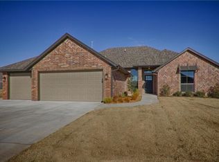 9101 NW 84th St, Yukon, OK 73099