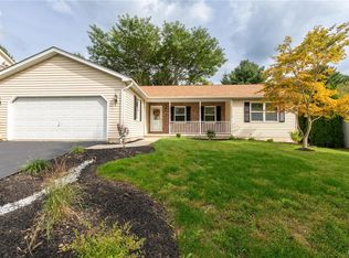 186 Creekside Dr, Nazareth, PA 18064