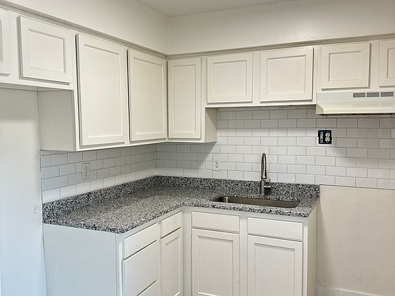 3rd image of 1133 McCarley Dr E #1133