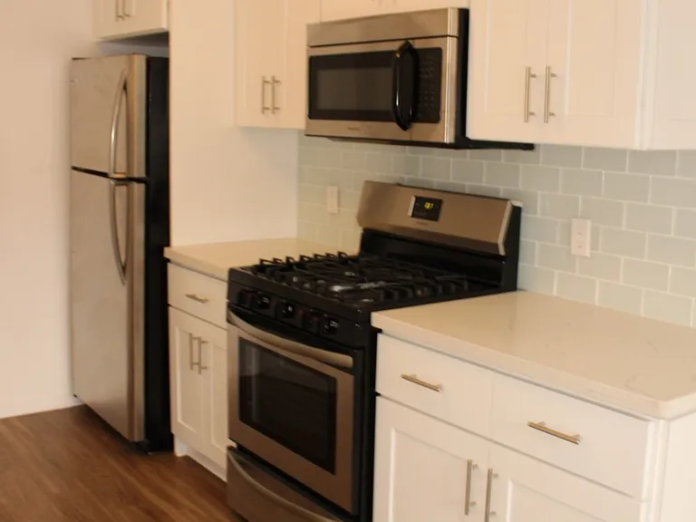 1405 Amherst Ave #208 — Photo 8