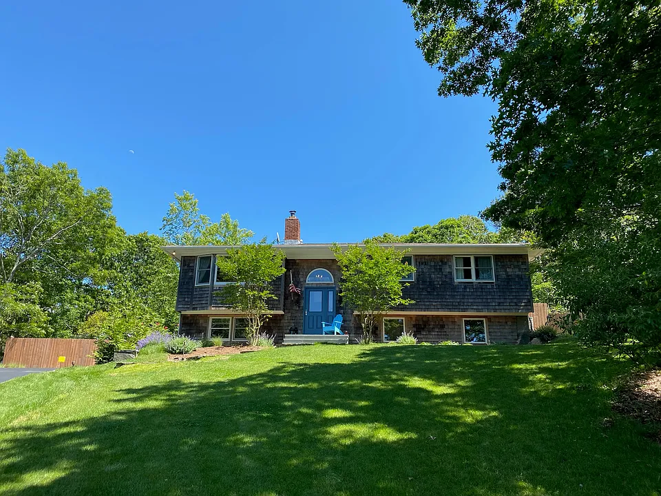 28 Old Trail Rd