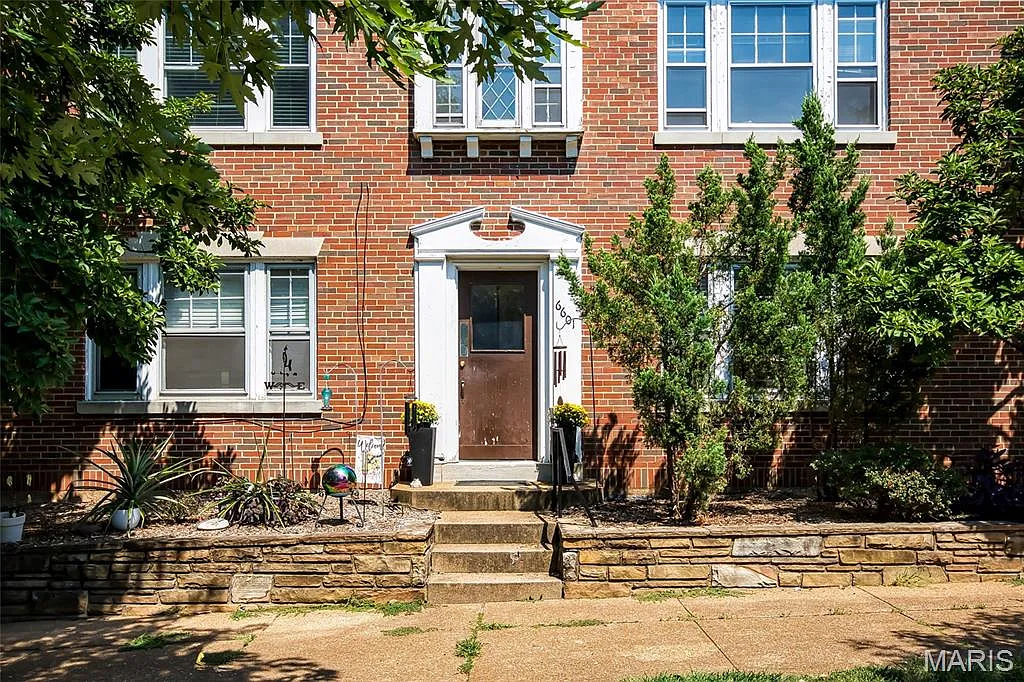 1 bed, 1.0 bath, 750 sqft, $1,000 — Photo 1
