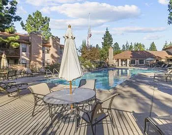 1 bed, 704 sqft, $2,550 — Photo 4