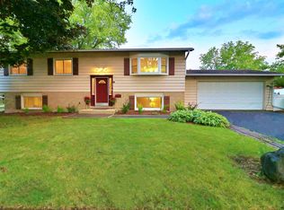 577 Alvin Pl, Highland Park, IL 60035