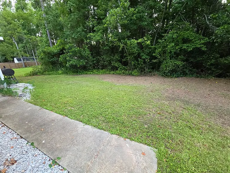 2417 Luxembourg Dr — Photo 13