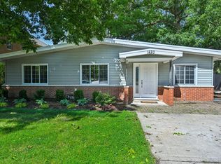 1420 Magnolia St, Glenview, IL 60025