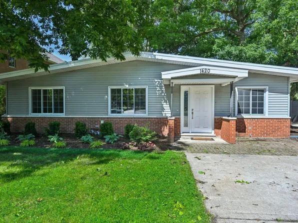 1420 Magnolia St, Glenview, IL 60025