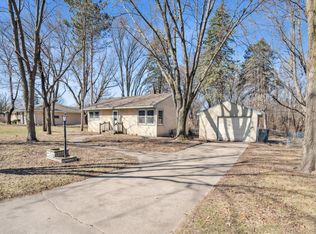 7850 Groveland Rd, Mounds View, MN 55112