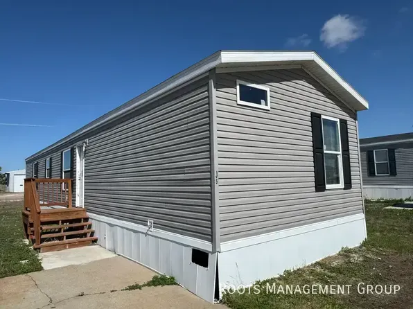J5 Meadows Ct #J5, Alliance, NE 69301