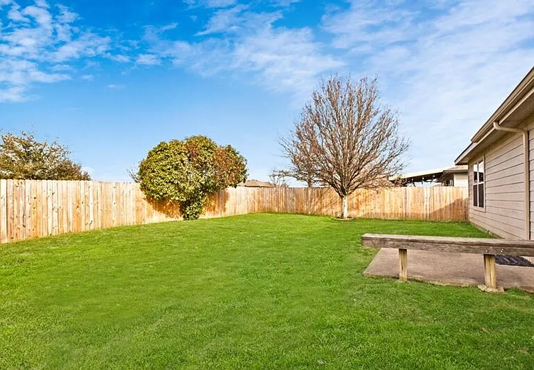 1118 Water Oak Way — Photo 3