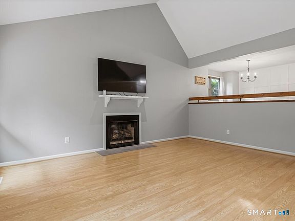 5th image of 98 Metacomet Drive #98