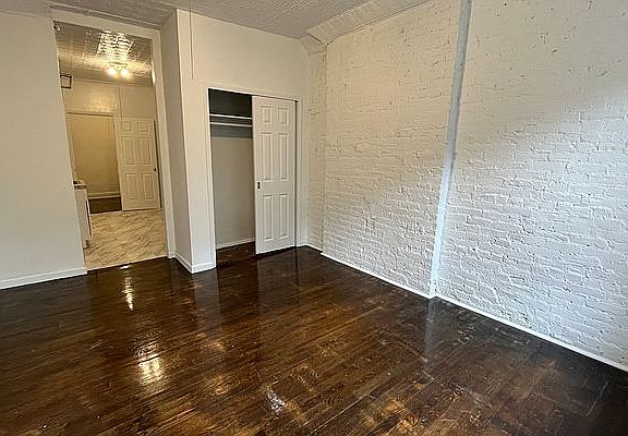 5th image of 323 E 88th St APT 9
