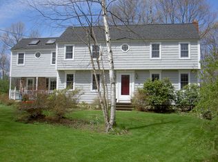 87 Groton Rd, Tyngsboro, MA 01879
