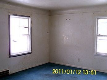 4th image of 8203 Rosemont Ave