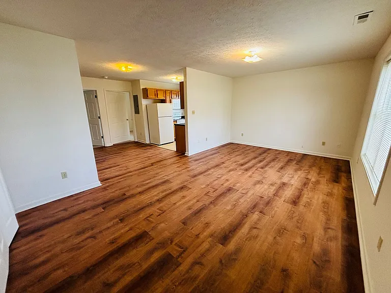 205 Freestone Dr NE — Photo 4