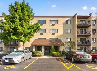7211 Wolf Rd #109A, Indian Head Park, IL 60525