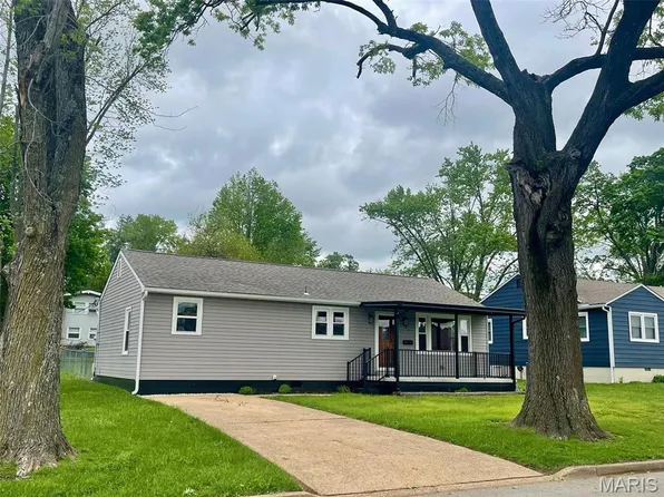 27 Moore St, Farmington, MO 63640