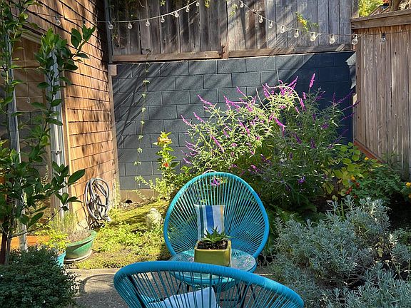 Priviate outdoor patio