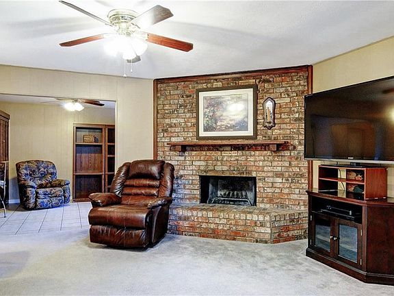 5th image of 1013 Ravencroft Dr