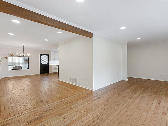 5th image of 1654 Shadowmoss Ln #22