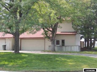 910 Devonshire Pl, Casper, WY 82609