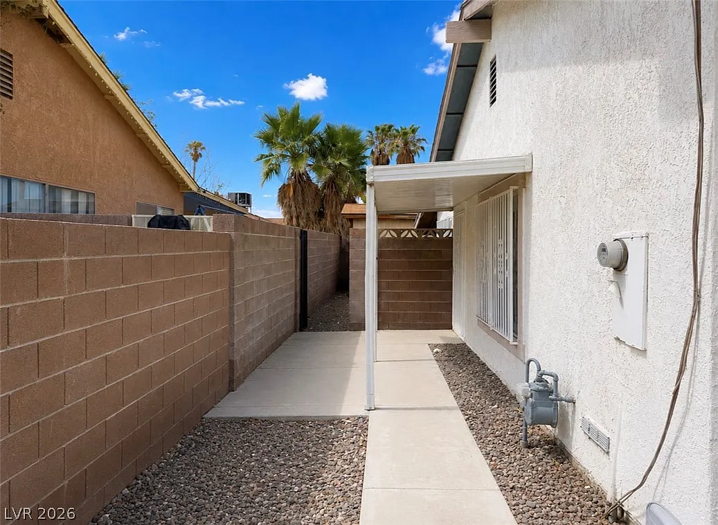 2 bed, 2.0 bath, 989 sqft, $1,700 — Photo 4