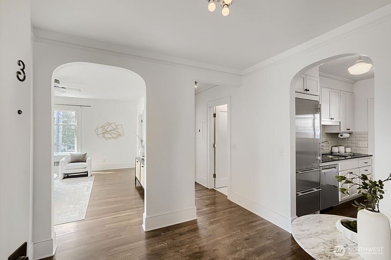 4th image of 317 Lakeside Avenue S #3