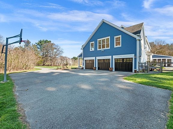 5th image of 102 River Rd