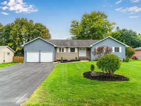 35 Jonathan St, Uxbridge, ON L9P 1B7