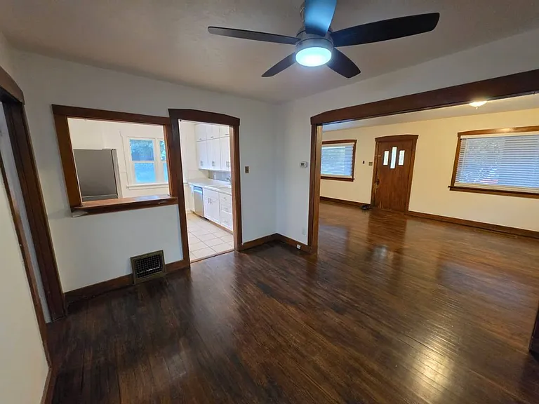 166 E Cleveland Ave — Photo 5